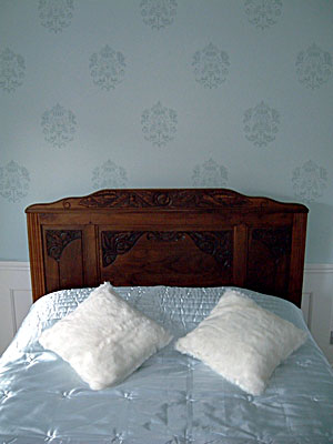 Tapeta w sypialni - szablon do dekoracji