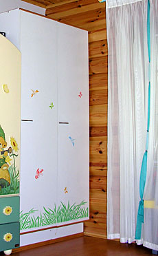 Szafa w pokoju dziecięcym - szablon do dekoracji