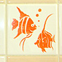 Ryby w wannie - płytki ceramiczne z dekorem szablonowym